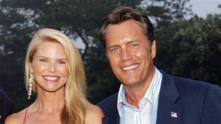 Christie Brinkley’s biography, fact, career, awards, net worth & life story
