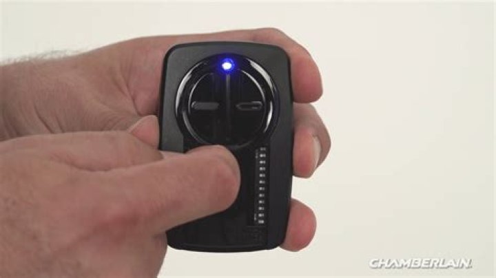 How do i program my chamberlain hbw1573 remote