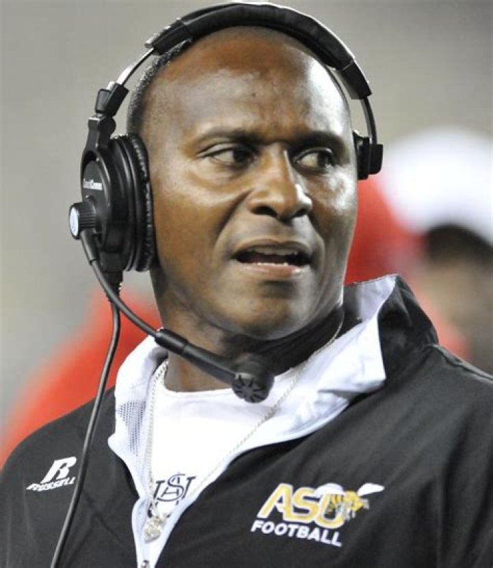 Reggie Barlow Age, Wiki, Biography, Salary, Net worth, Family, Body Measurement, Parents
