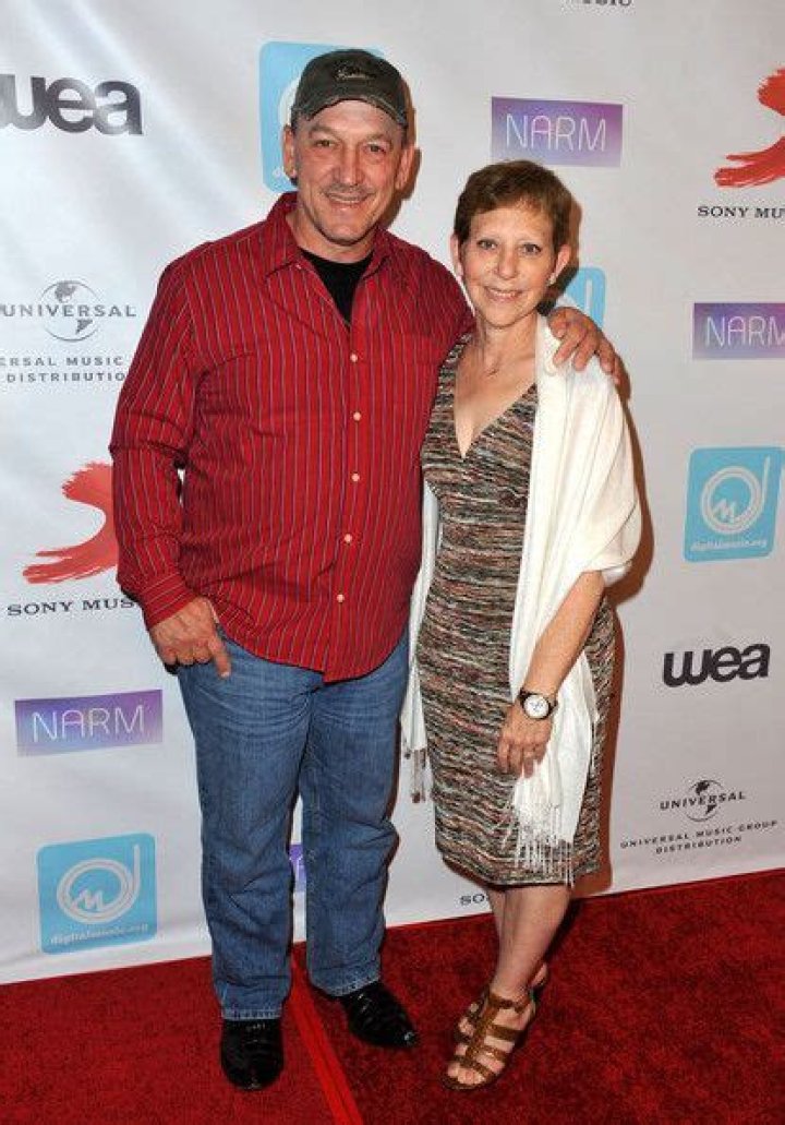 Troy Landry: Wife, net worth, tattoos, smoking & body facts