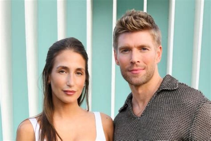 What Is Kyle Cooke Net Worth? More On His Age Girlfriend and Dating Life